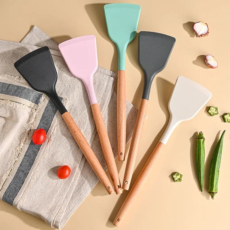 Non-stick silicone pot Turner in wood Pancakes Padella Pala for meat Raschietto for eggs Turners Lifters for food Cooking tool