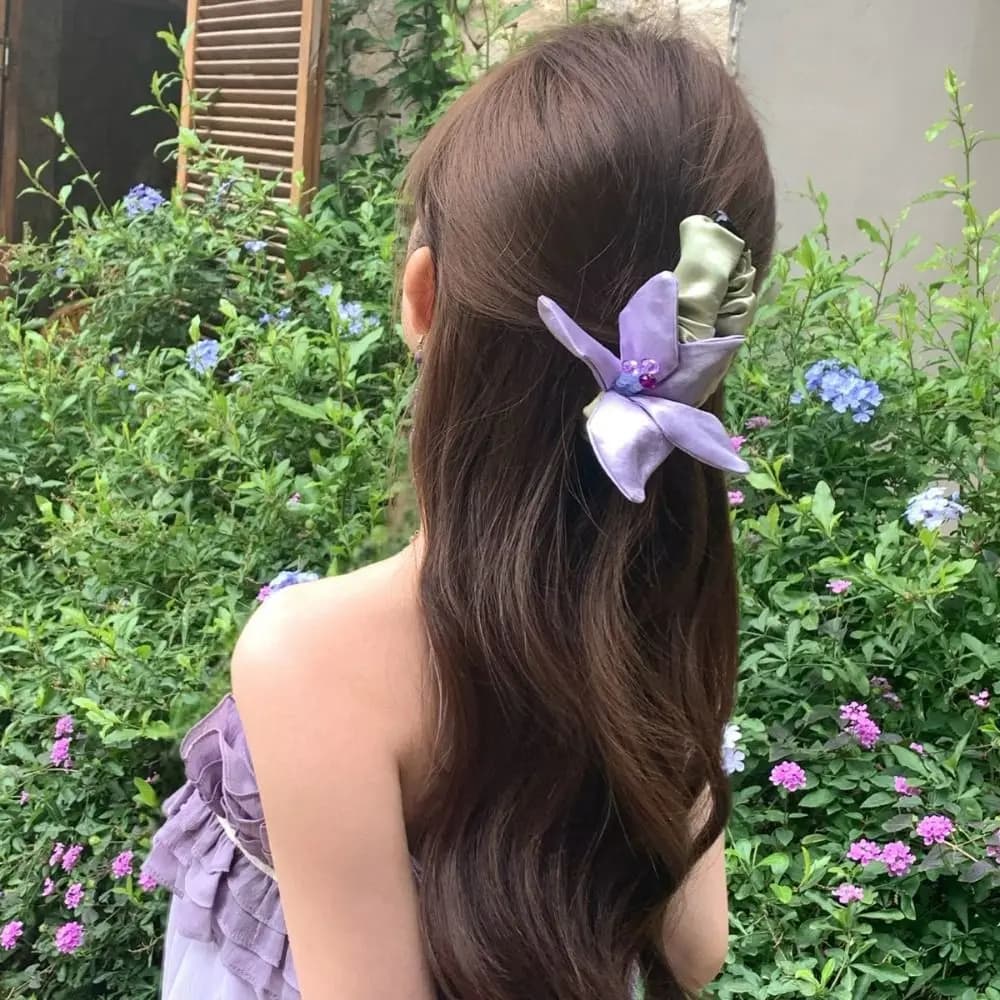 Fermaglio per capelli creativo antiscivolo in raso a forma di banana, grande, con fiore in tessuto, accessorio per capelli, fermaglio verticale in tessuto per ragazza