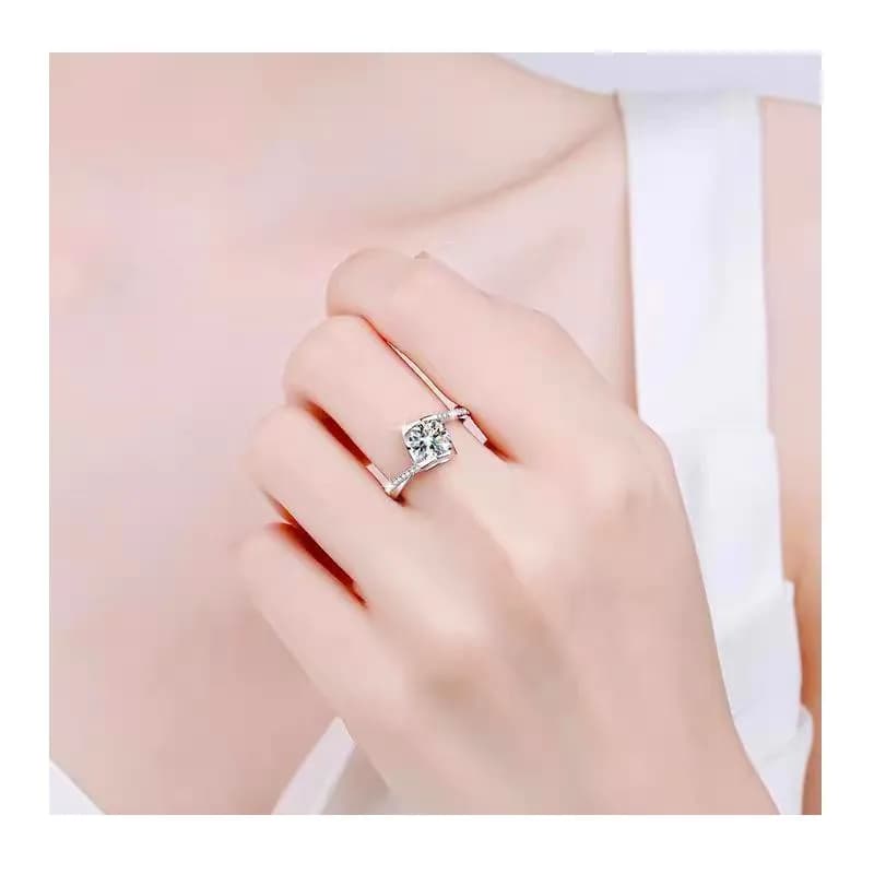 Vietnam's Hot-selling Zircon Ring Women's Light Luxury Fashion Adjustable Size for Souvenirs and Banquets