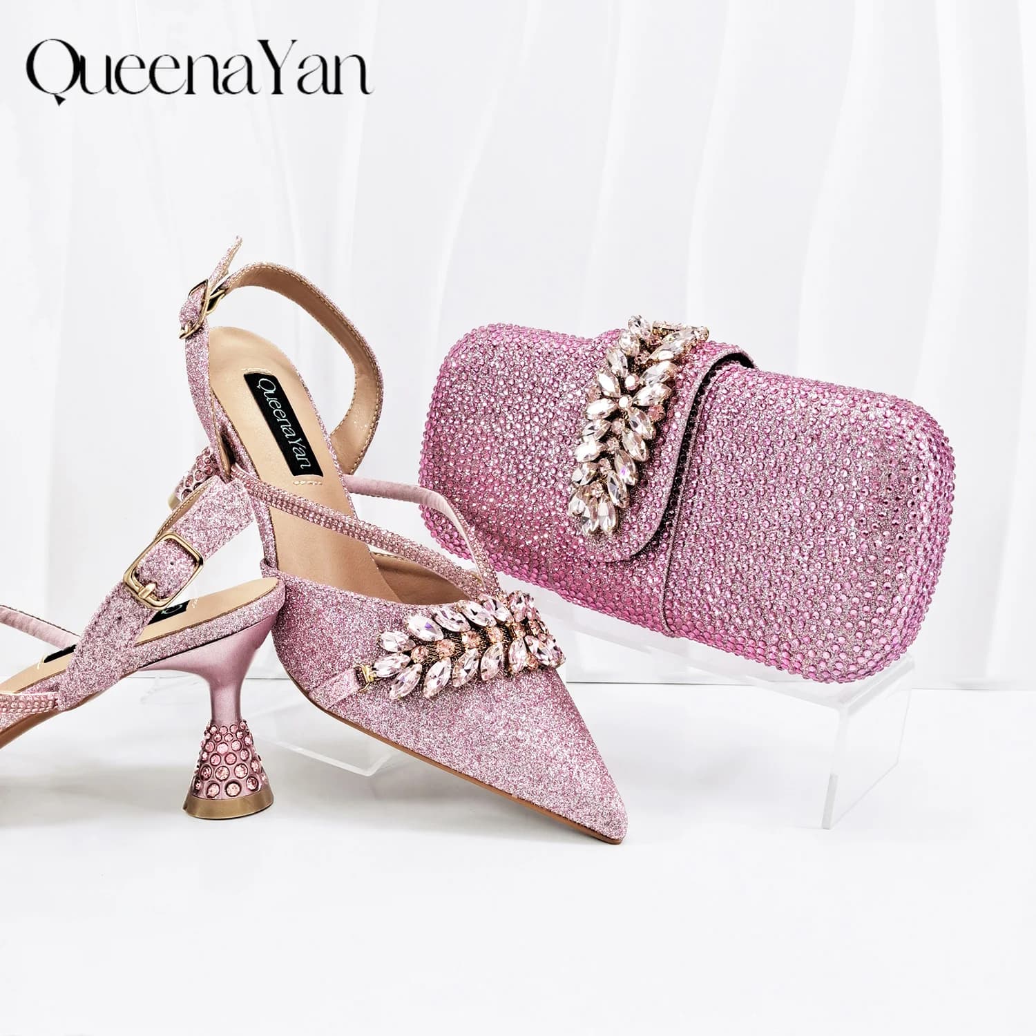 QueenaYan 2026 Nuove Scarpe da Donna con Tacco a Punta Lucide in Stile Italiano con Decorazioni in Strass Rosa e Set Borsa Abbinato