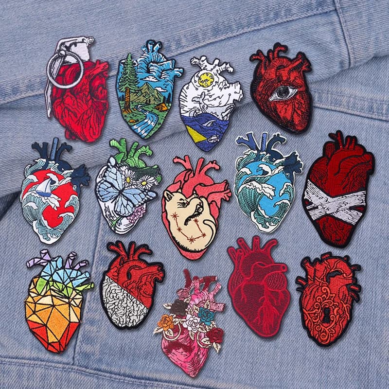 Toppa a cuore Toppa ricamata Toppa termoadesiva per abbigliamento Giacche Jeans Nastro toppe ricamate Adesivo per cucire Applique fai da te