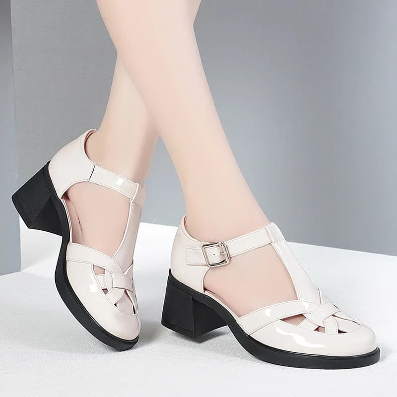 Popolari sandali romani con punta tonda 2024 estate pelle bovina verniciata tessuto Hollow scarpe da donna moda tempo libero tacco spesso 5.5 cm