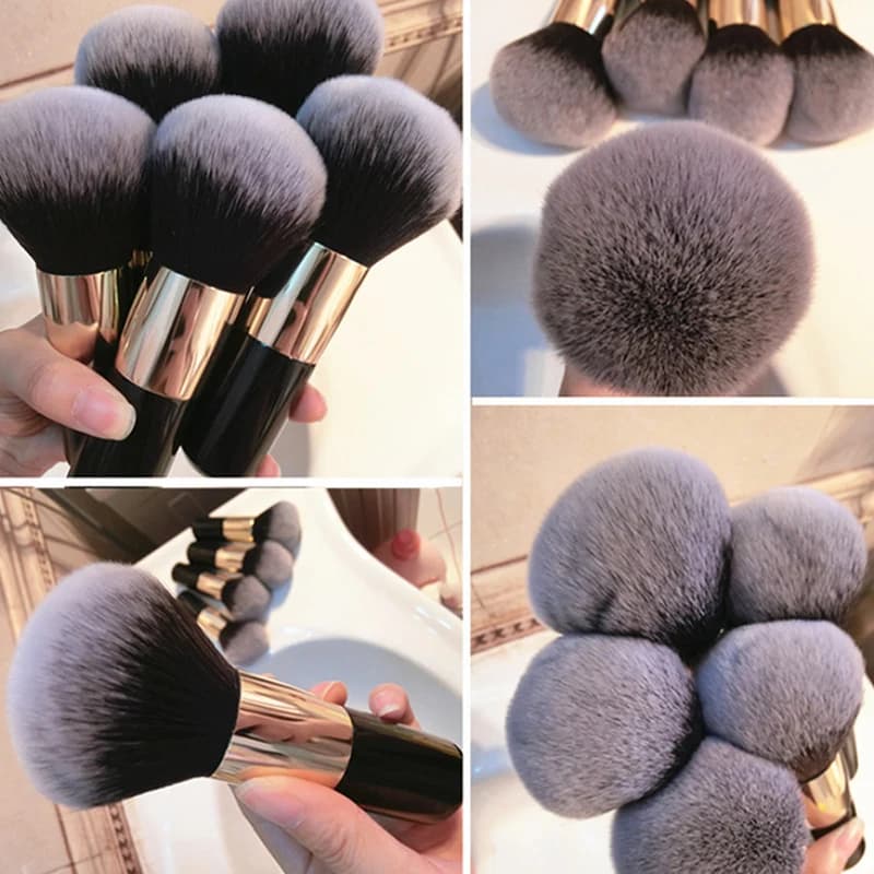 1 large brush for makeup, foundation, powder and blush - Soft brush for face