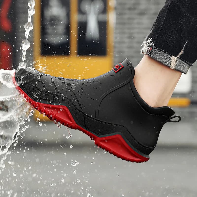 Nuovi stivali da pioggia corti da uomo, scarpe impermeabili antiscivolo per adulti, stivali in gomma resistenti all'usura, stivali da lavoro impermeabili alla moda per la cucina