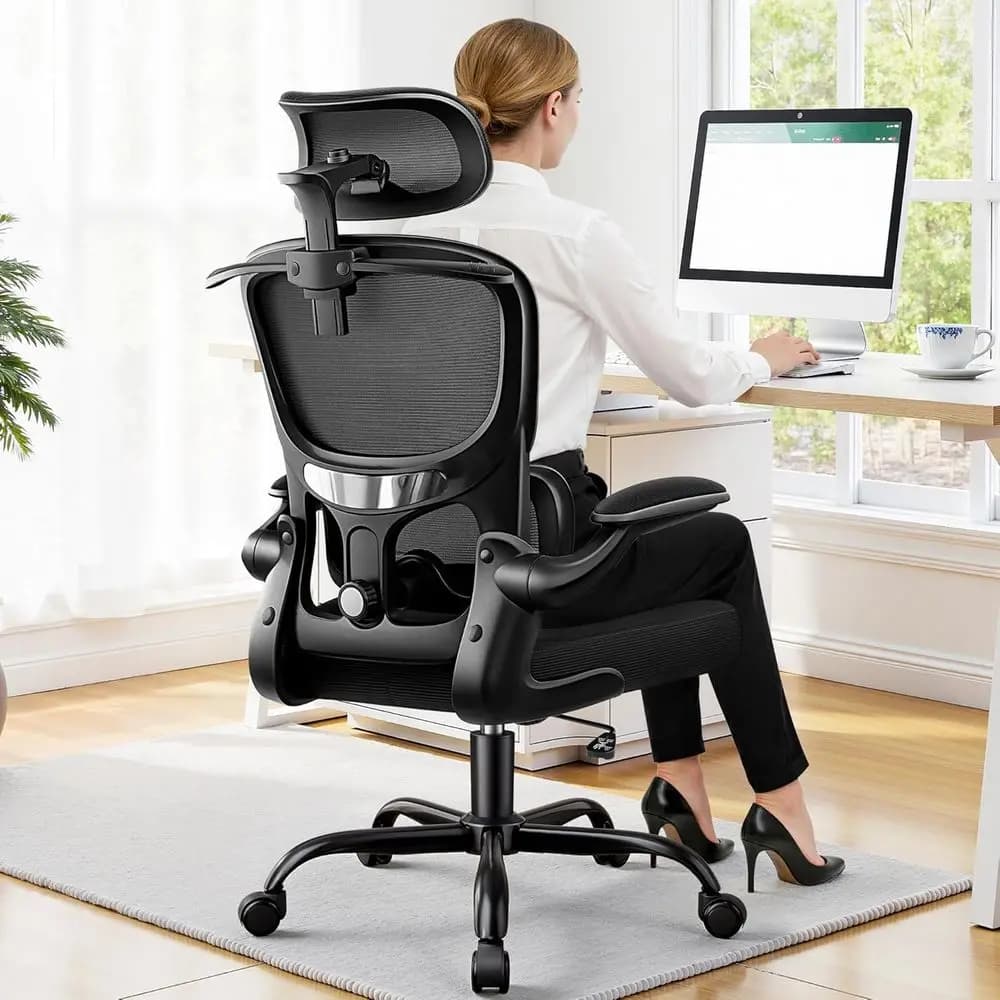 Sedia da Ufficio Ergonomica con Schienale Alto in Rete, Supporto Lombare, Poggiatesta Regolabile, Braccioli Ribaltabili e Cuscino Spesso per un Comfort Ottimale