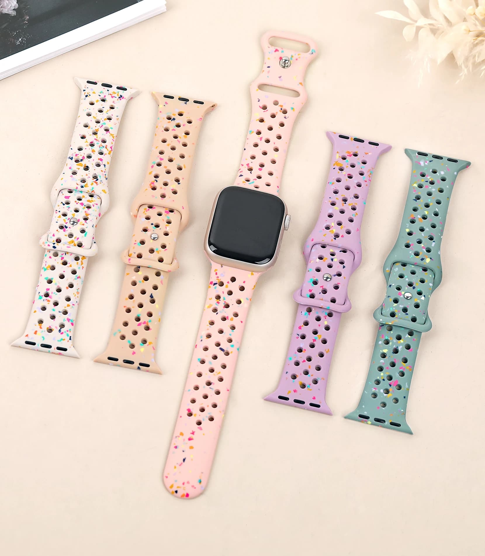 Silicone sports bracelet for Apple watch 40mm 41mm 45mm 44mm 38mm 49mm breathable bracelet iwatch Series 9 8 7 6 5 SE Ultra 2