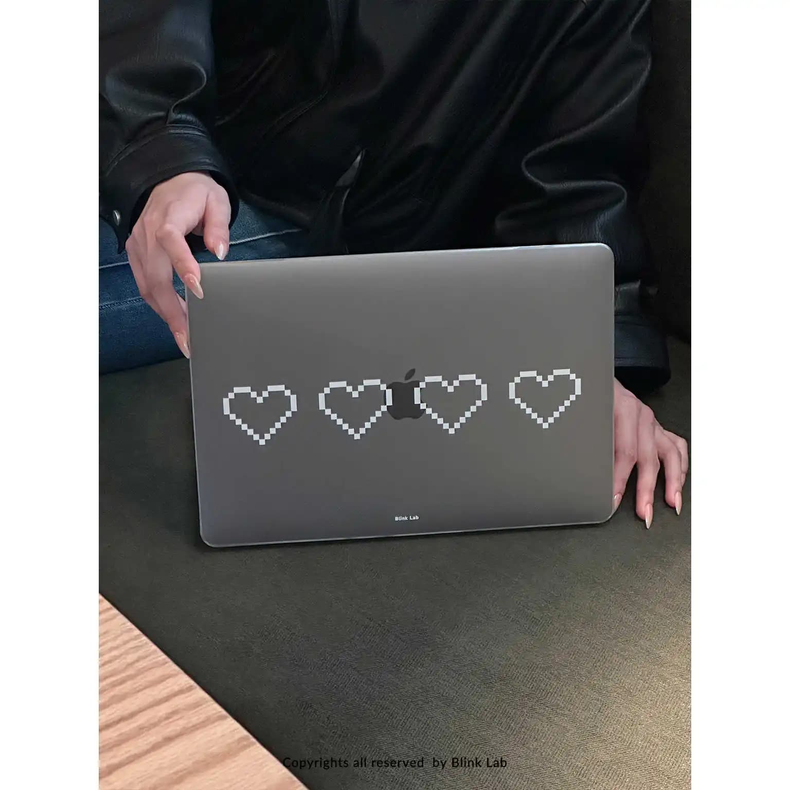 Custodia Trasparente Originale Love Case per MacBook Neo 13 2026 Air 15 M4 M3 Rigida per MacBook Pro 14 M1 M2 M5 14 16 Accessori Sleeve