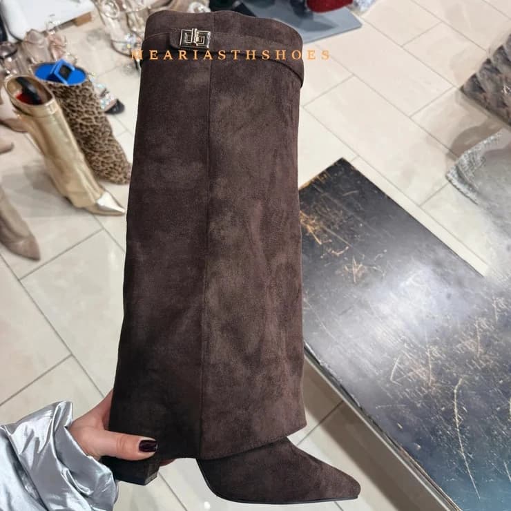 Stivali alti al ginocchio con tacco grosso da donna Stivali lunghi in pelle PU nera con punta a punta Donna Autunno Inverno 2025 Moda Shark Botas Mujer