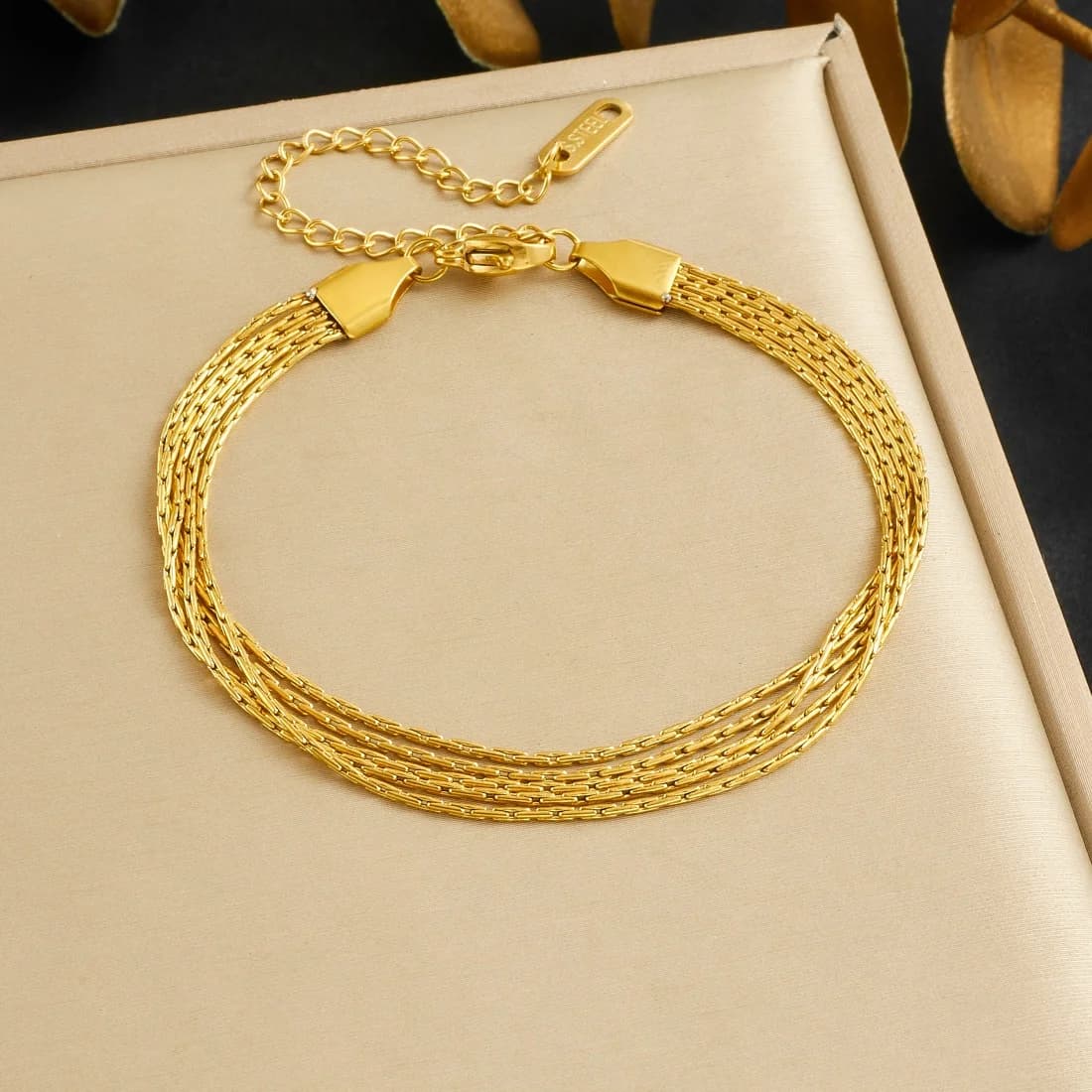 Bracciale Classico Multistrato in Acciaio Inossidabile Dorato, Nuova Moda Impermeabile per Donna