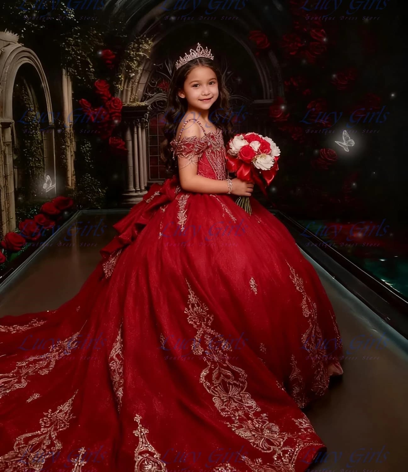 Elegante Abito Rosso da Damigella con Applicazioni Dorate per Matrimonio, Vestito da Cerimonia per Bambine con Fiocco Lungo, Abito da Ballo con Spalle Scoperte