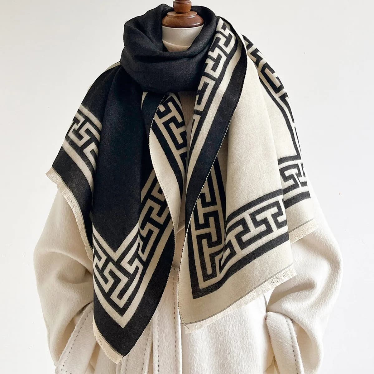 Imitation Cashmere Scarf Women Fringed Thick Warm Shawl Reversible Winter Retro Print Scarf Pashmina Autumn Large Blanket Wrap