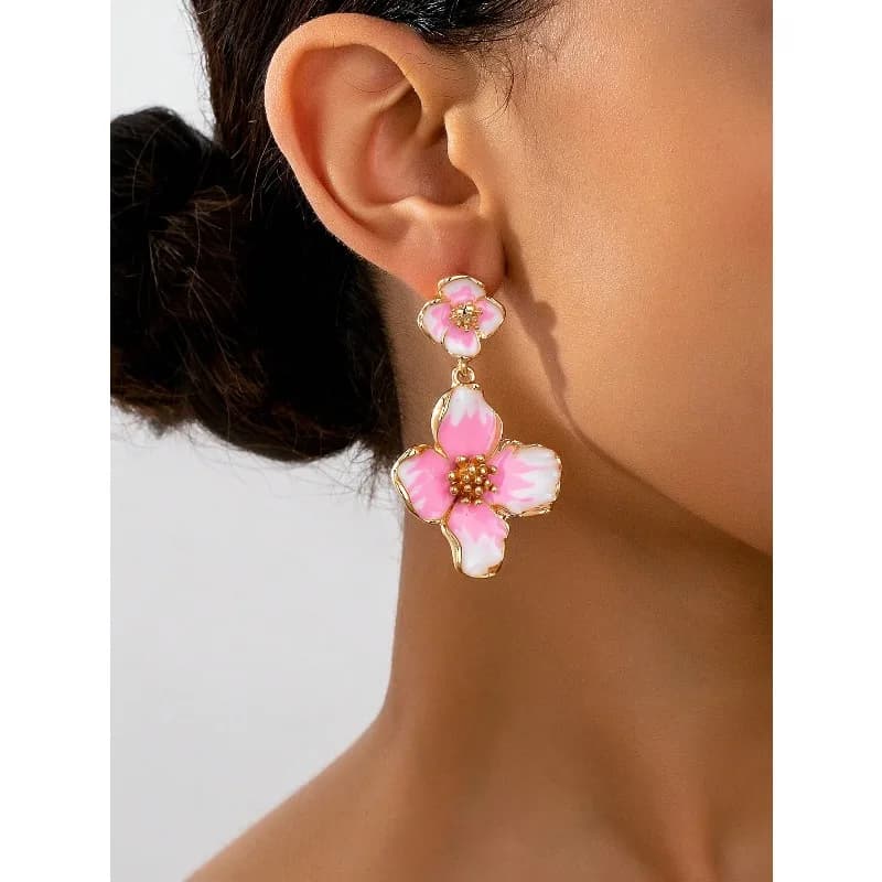 2 orecchini a lobo con fiori bianchi e rosa, eleganti, minimalisti e alla moda, versatili, adatti per le donne, ideali per le vacanze.