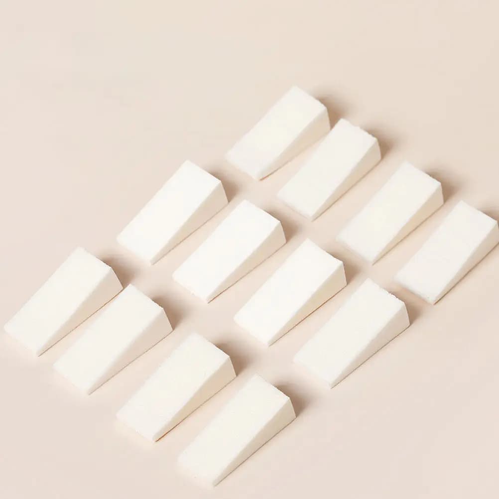 30 Pieces Triangular Sponges for Manicure, Soft for Print Gradient and Nail Decoration