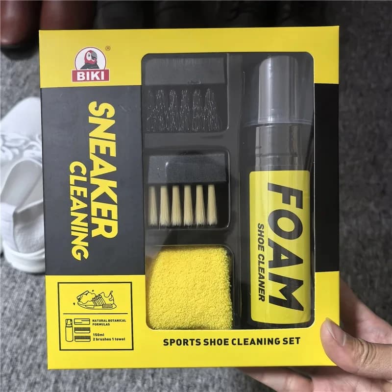 Set di Pulizia per Scarpe in Pelle Scamosciata Bianca - Kit di Pulizia Senza Acqua con Schiuma, Spazzola e Panno per Sneaker 150ML