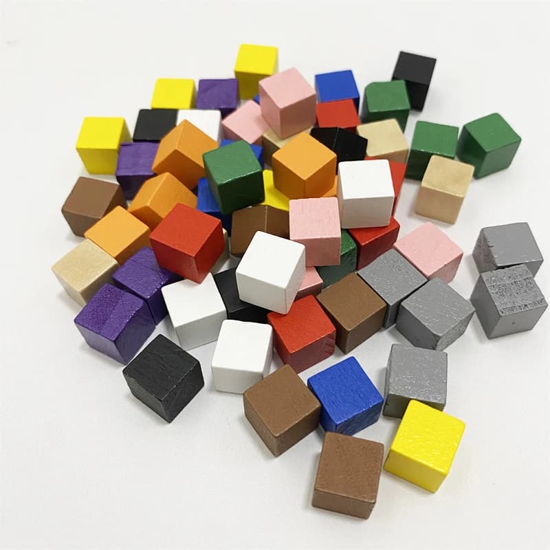 50 Pz/lotto 10mm Legno Colorato Dadi Cubi Pezzi degli Scacchi Ad Angolo Retto Per Token Puzzle Giochi Da Tavolo