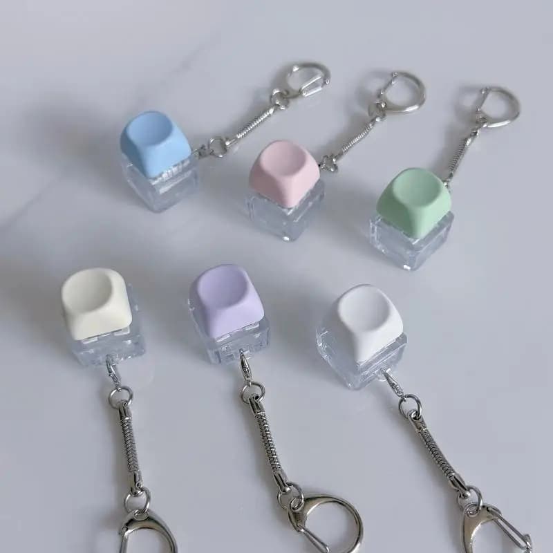 Portachiavi con pulsante LED a forma di tastiera, clicker per tastiera meccanica, ideale come regalo per passare il tempo in modo divertente e alleviare lo stress