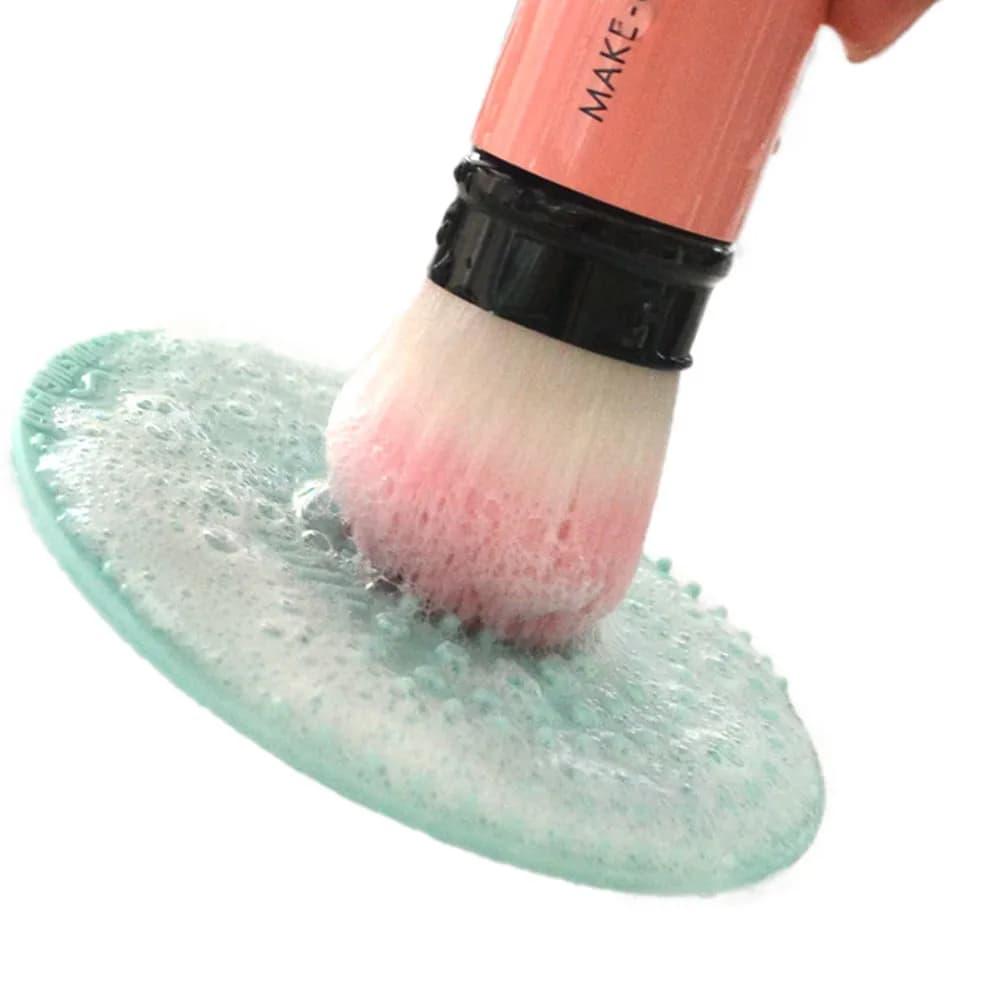 Pad di Pulizia Rotondo in Silicone Verde Chiaro, Spazzola Manuale per Pulizia Pennelli da Trucco, Accessorio Facile da Usare