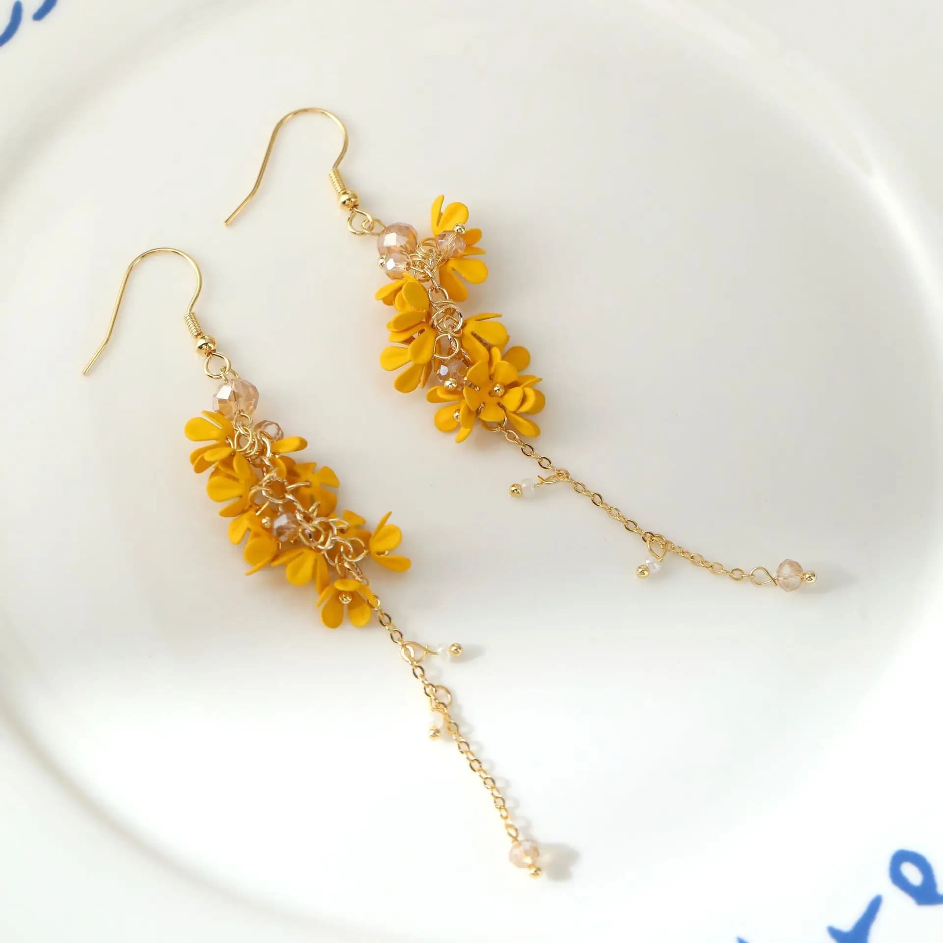 Orecchini dal design unico di Osmanthus Fragrans Eleganti orecchini a fiore giallo per le donne Orecchini floreali con nappa lunga Gioielli di dichiarazione