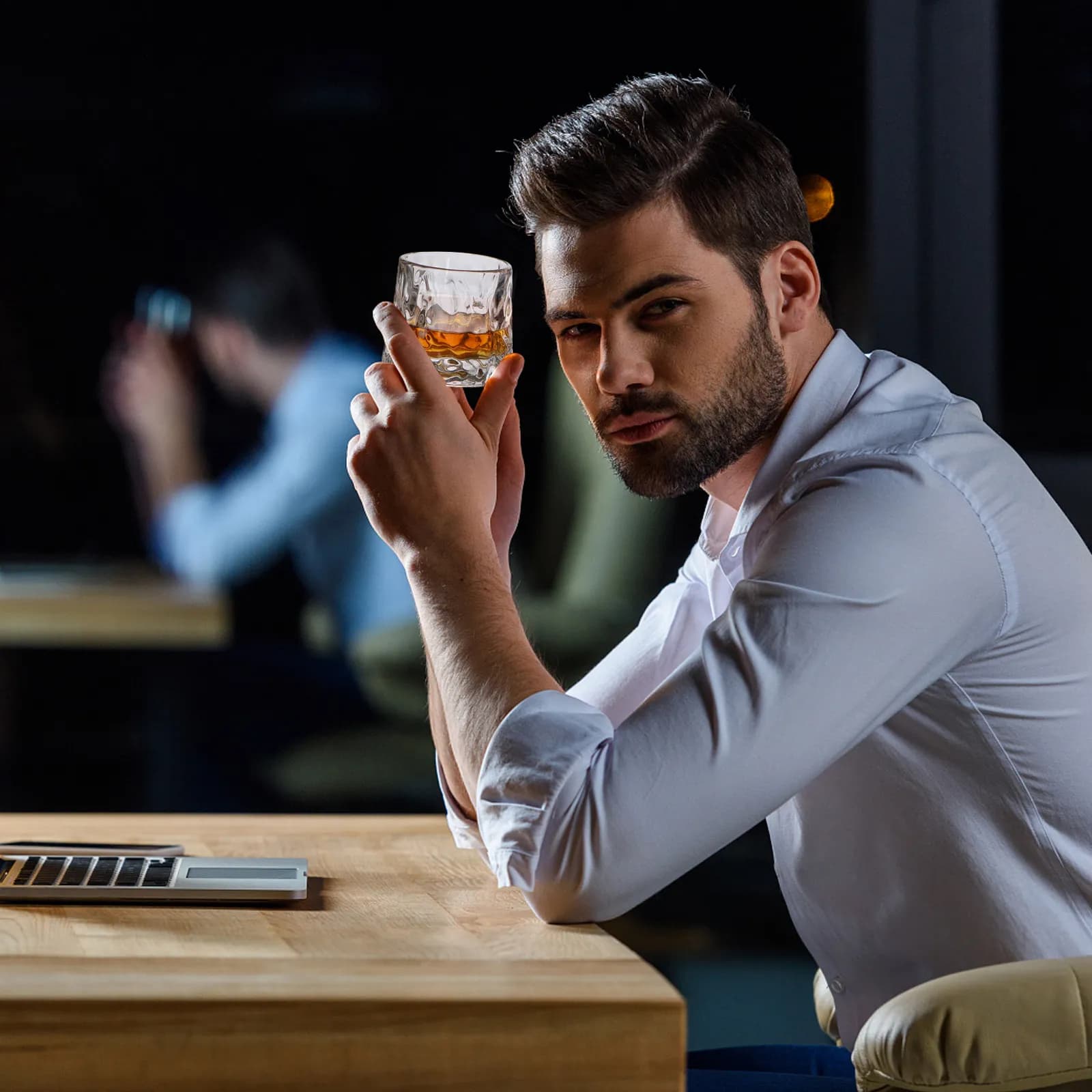 Bicchiere da whisky martellato da 1 pezzo, calice da degustazione premium con fondo spesso per whisky, vino rosso, bar, decorazioni per la casa, robusta tazza per acqua