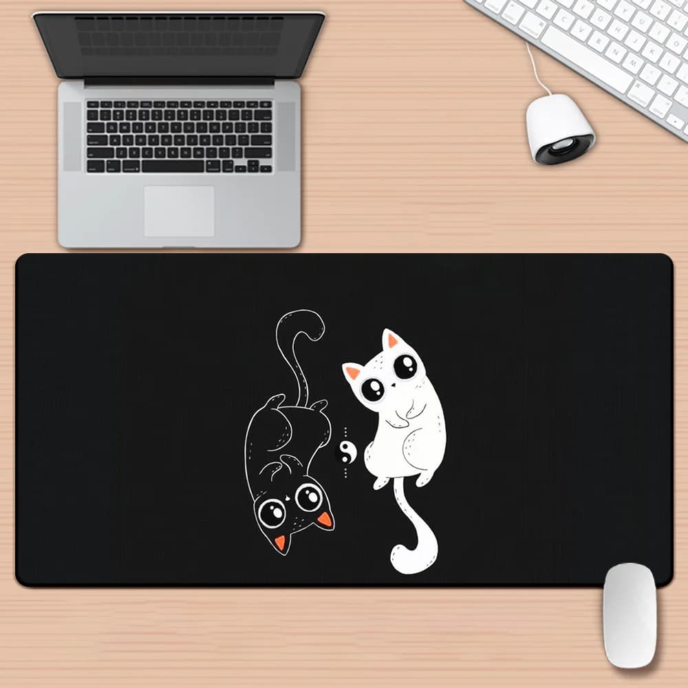 Tappetino per Mouse con Stampa HD di Gatto Bianco e Nero, Tappetino da Scrivania Antiscivolo in Gomma per Tastiera e Mouse