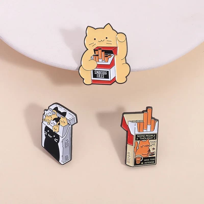 Funny cartoon animal badge group of kittens metal small gift pins for wholesale hats for backpacks decorative sticks