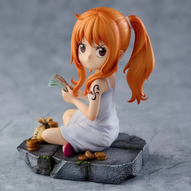 Statuetta di Nami da One Piece, Versione Q, Ornamento da Scrivania, Giocattolo Trendy in PVC per Collezionisti e Appassionati di Anime
