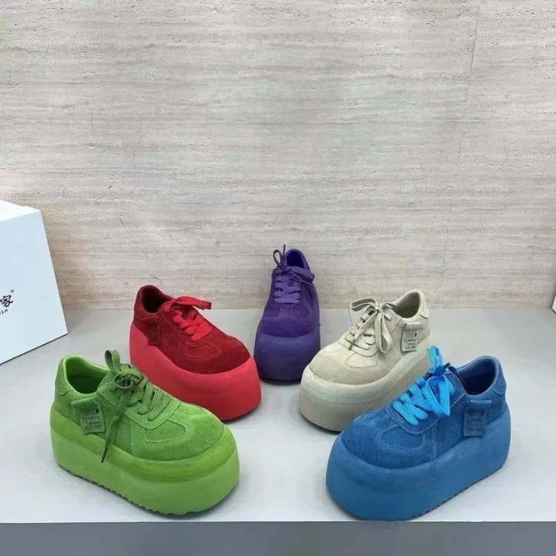 Sneakers con plateau a chiusura a lacci, nuove collezioni primavera, punta tonda, antiscivolo, rialzate, a taglio basso