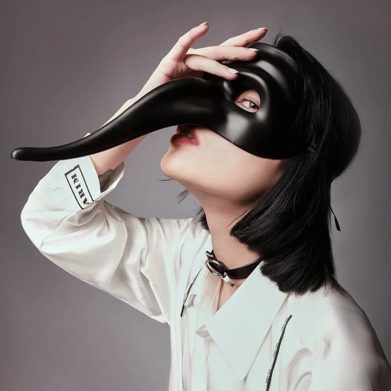 Square Face Mask with Round Neck Butterfly Full Cover for Women Long Nose Mask for singer Puntelli for bar Hip Hop Tik Tok Hot Sale