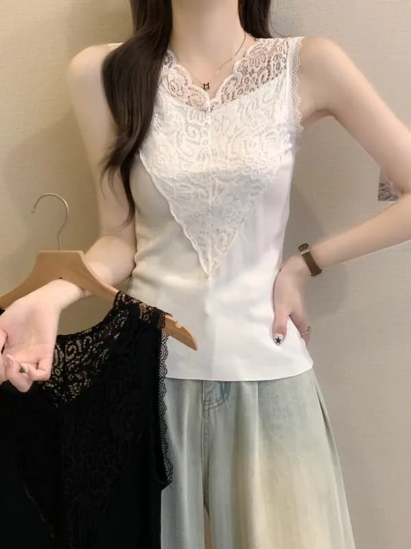 Gilet in maglia slim fit con scollo a V e patchwork in pizzo, senza maniche, da donna, estivo, elegante, dal design raffinato, per un look casual.
