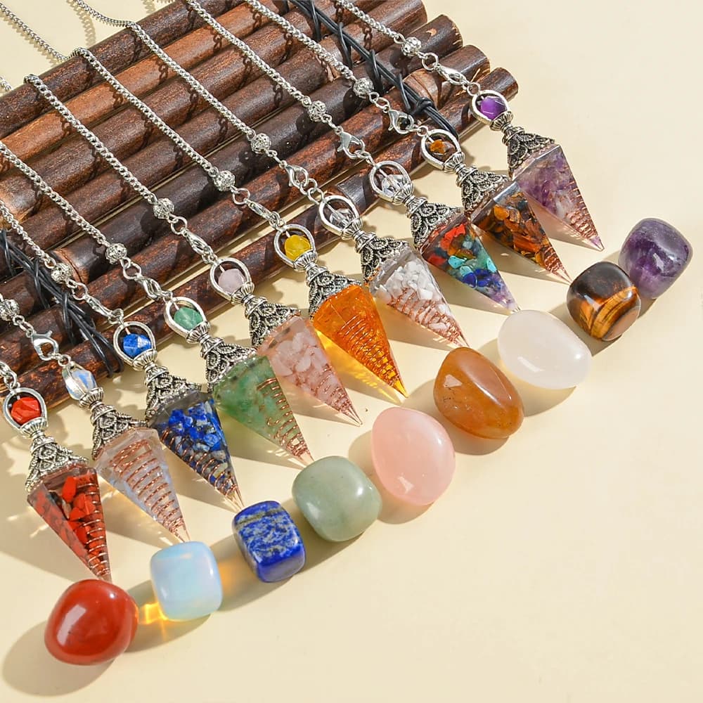 Pendolo per radiestesia in cristallo curativo da 2 pezzi e pendente spirituale in resina di pietra per divinazione, Wicca, bilanciamento energetico