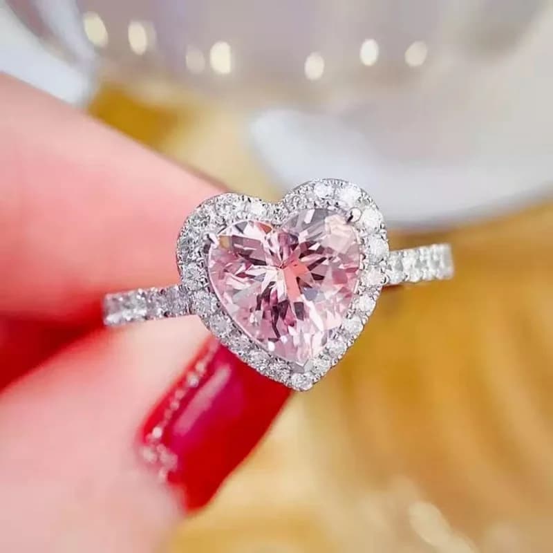 Fashion Aesthetics Sparkling Heart shaped Women's Ring Shining Cubic Zirconia Finger Jewelry Exquisite Engagement Jewelry