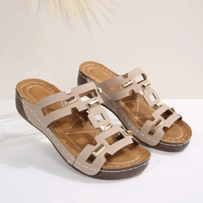 Nuovi Sandali Donna 2026 di Lusso Metallici con Zeppa, Modello Slip-on, Stile Romano, Eleganti per l'Estate, per Passeggiate e Shopping all'Aperto - In Vendita