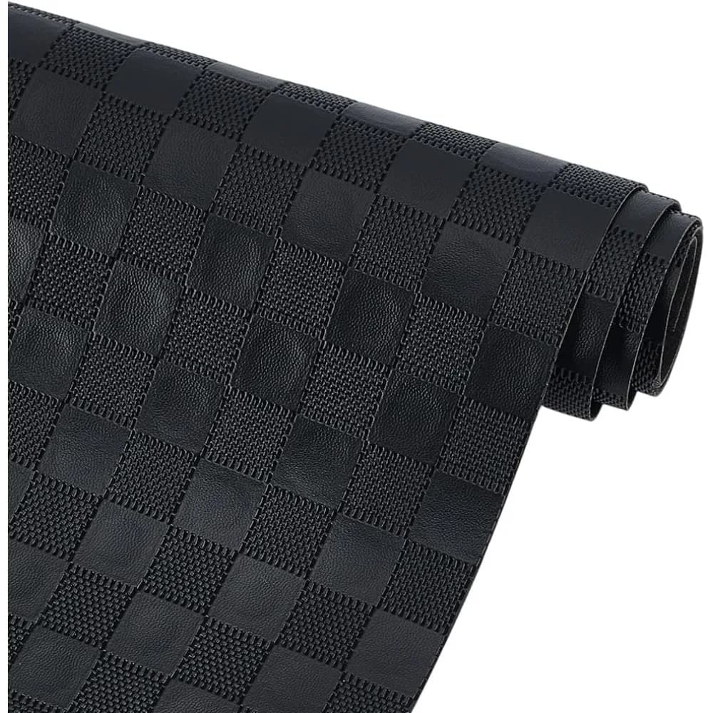 Pelle Sintetica PVC Goffrata a Quadri Nera 39"x54" per Portafogli, Borse, Progetti di Cucito e Decorazione