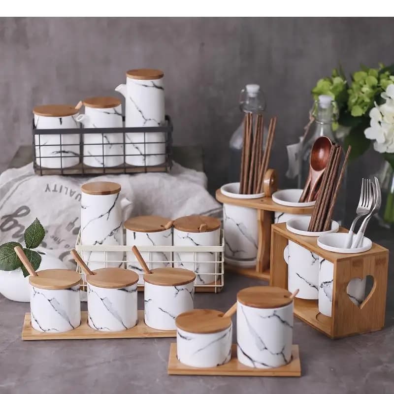 Set da Cucina Moderno Europeo in Ceramica Marmorizzata, Contenitore per Olio, Saliera, Peperiera, Scatola per Peperoncino, Bottiglia per Salsa di Ostriche
