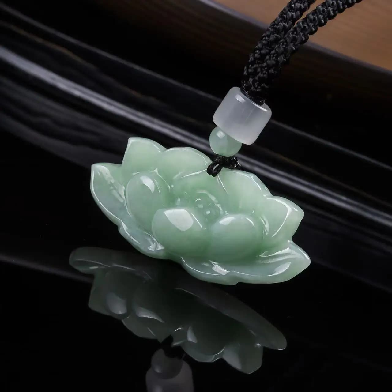 Natural Myanmar A-grade Jade Three-dimensional Lotus Flower Pendant Ice Seed Jadeite Pendant Flower Piece For Women's Gifts