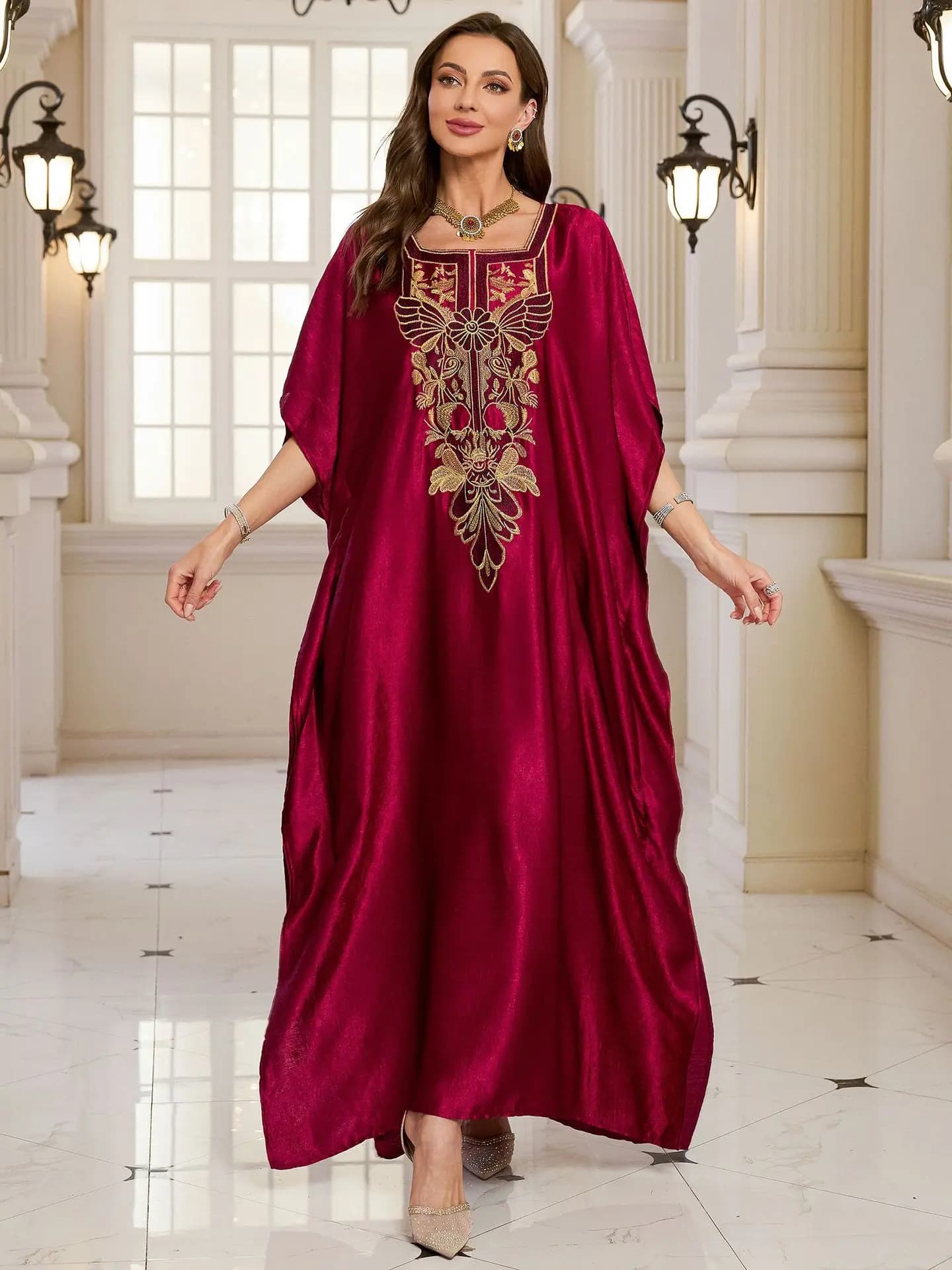 Caftani da spiaggia per donna Materiale brillante Abiti lunghi eleganti ricamati Copricostumi per costumi da bagno Costumi da bagno da spiaggia per le vacanze