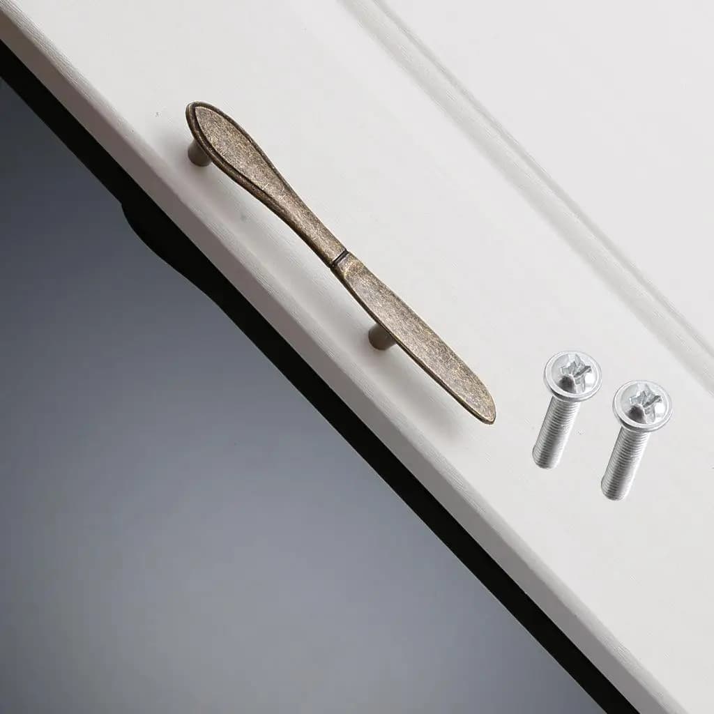 Maniglia in bronzo antico Manopola per mobili creativa Ferramenta per porta decorativa per cucina con cassetto dell'armadio