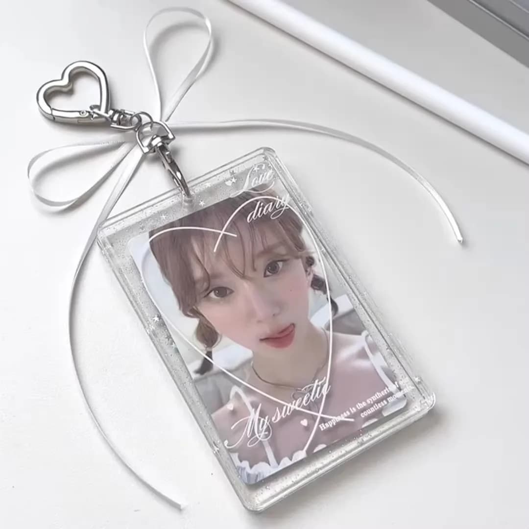Porta carte in acrilico con glitter a forma di cuore da 3 pollici Idol Photcards Maniche protettive Borsa Kawaii Portachiavi Ciondolo Portafoto