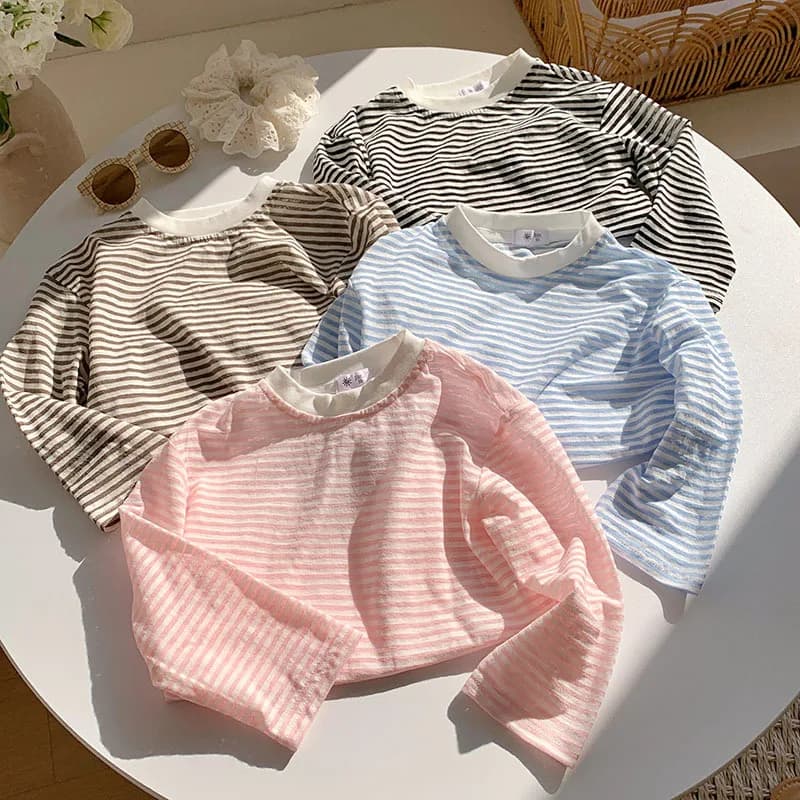 Vestiti coreani per la protezione solare Vestiti per bambini Nuovi ragazzi e ragazze T-shirt a righe a maniche lunghe allentate alla moda