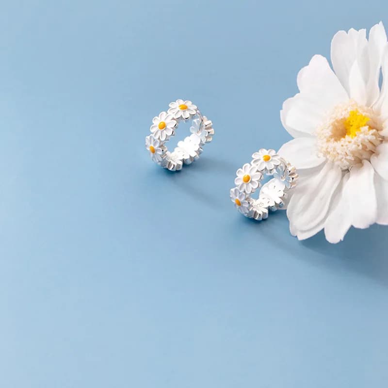 Silver Color Daisy Flower Small Hoop Earrings For Women Korean Sweet Flowers Enamel Earring Cute Elegant Female Trendy Jewelry