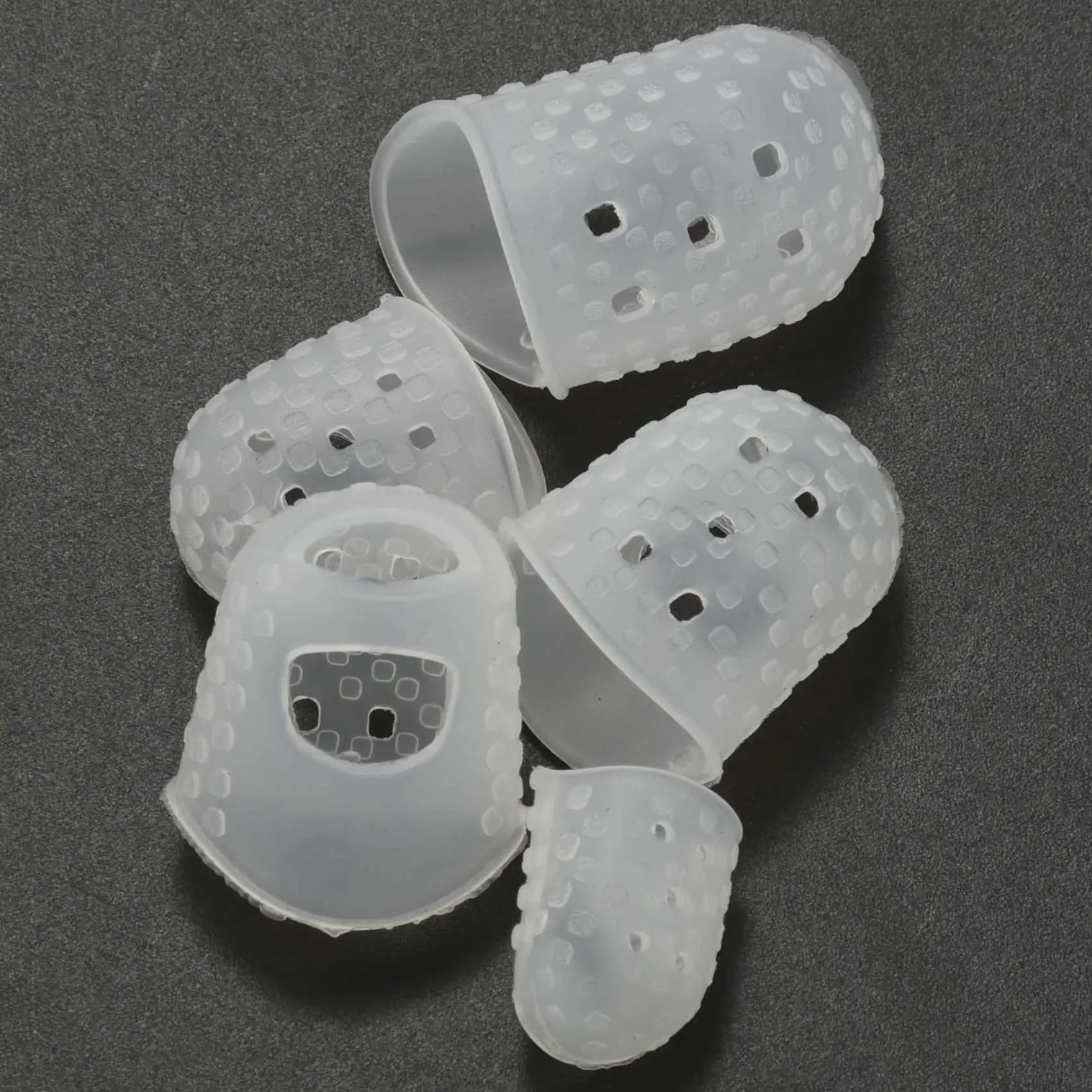 A64T-Include 16 pezzi di plettri per pollice e dito per chitarra (celluloide in metallo e blu), 10 pezzi di protezioni trasparenti per dita per chitarra