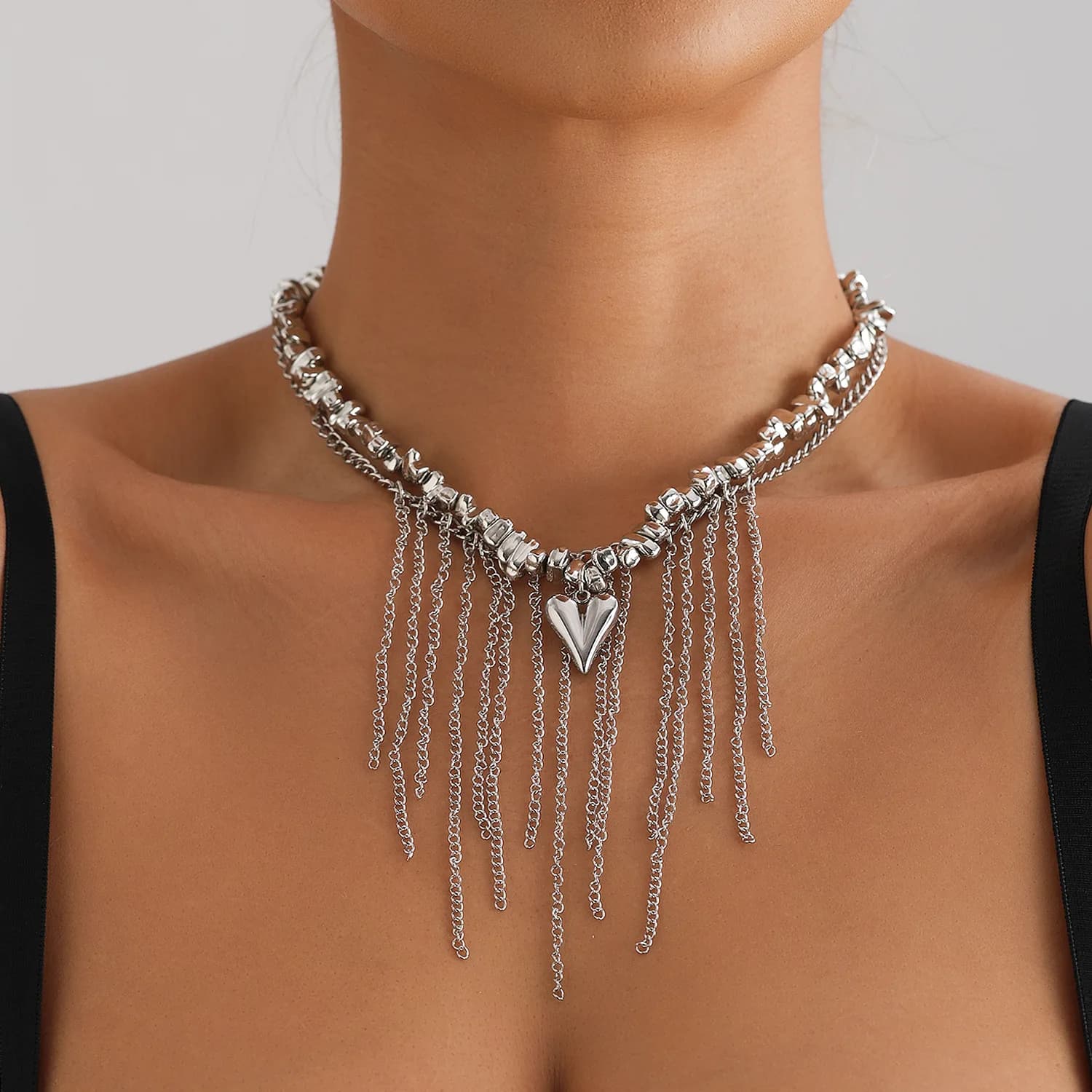 Retro Heart Shaped Chain Long Tassel Pendant Necklace 2025 Multi Layer Sweet Irregular Bead Girl Fashion Charm Jewelry