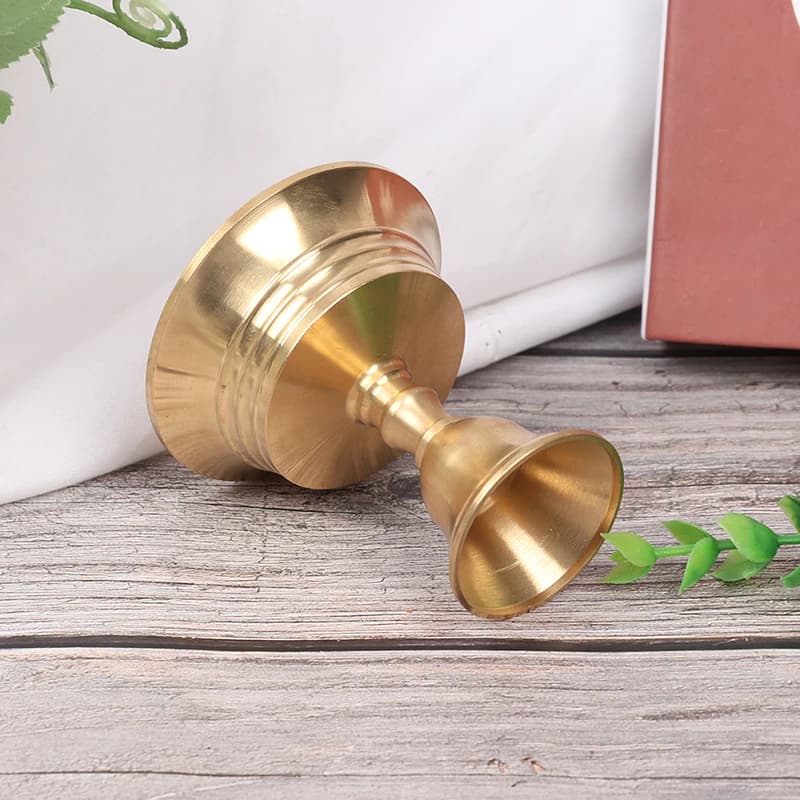Lampada Ghee buddista Multi-formato per uso domestico portalampada a olio in lega di rame dorato portacandele decorazione della casa ornamento regali