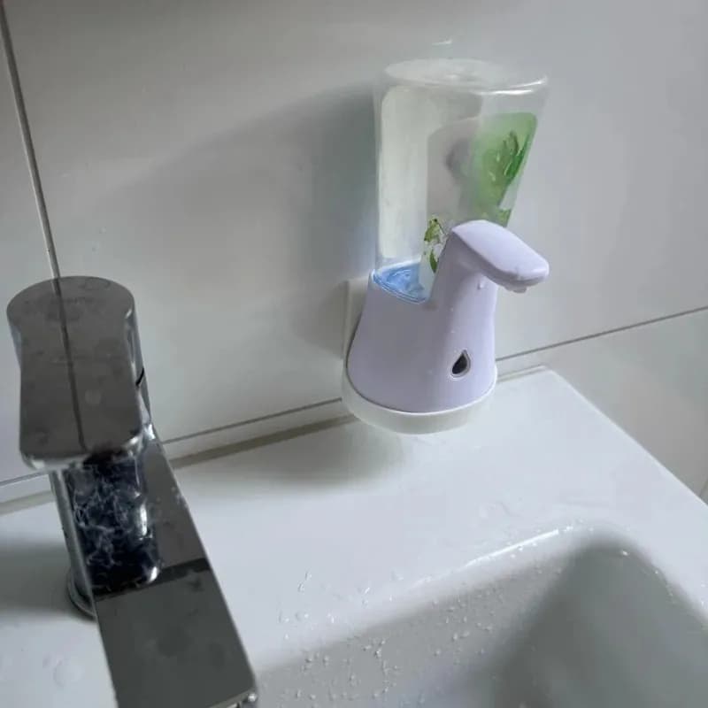 Wall-Mounted Soap Dispenser Bracket, Multifunctional Space-Saving Design, Suitable for Kitchen and Bathroom, Wall-Mounted Storag