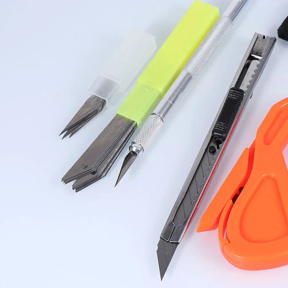 2 Set di Strumenti Professionali per Applicazione Pellicole Auto, Raschietto per Finestrini, Tergivetro, Taglierina, Rimuovi Bolle, Attrezzi per Applicazione Pellicole Auto