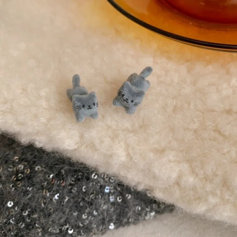 Orecchini Ipoallergenici Rivestiti in Pelliccia, Orecchini a Perno Tridimensionali Y2K a Forma di Animale, in Resina Floccata, Versatili e Carini a Forma di Gatto