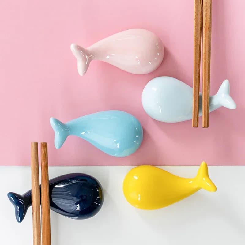 Simpatiche bacchette di pesce resto tavolo da pranzo ornamento artigianato in ceramica bacchette a forma di balena supporto per il riposo cuscino per bacchette per uso domestico