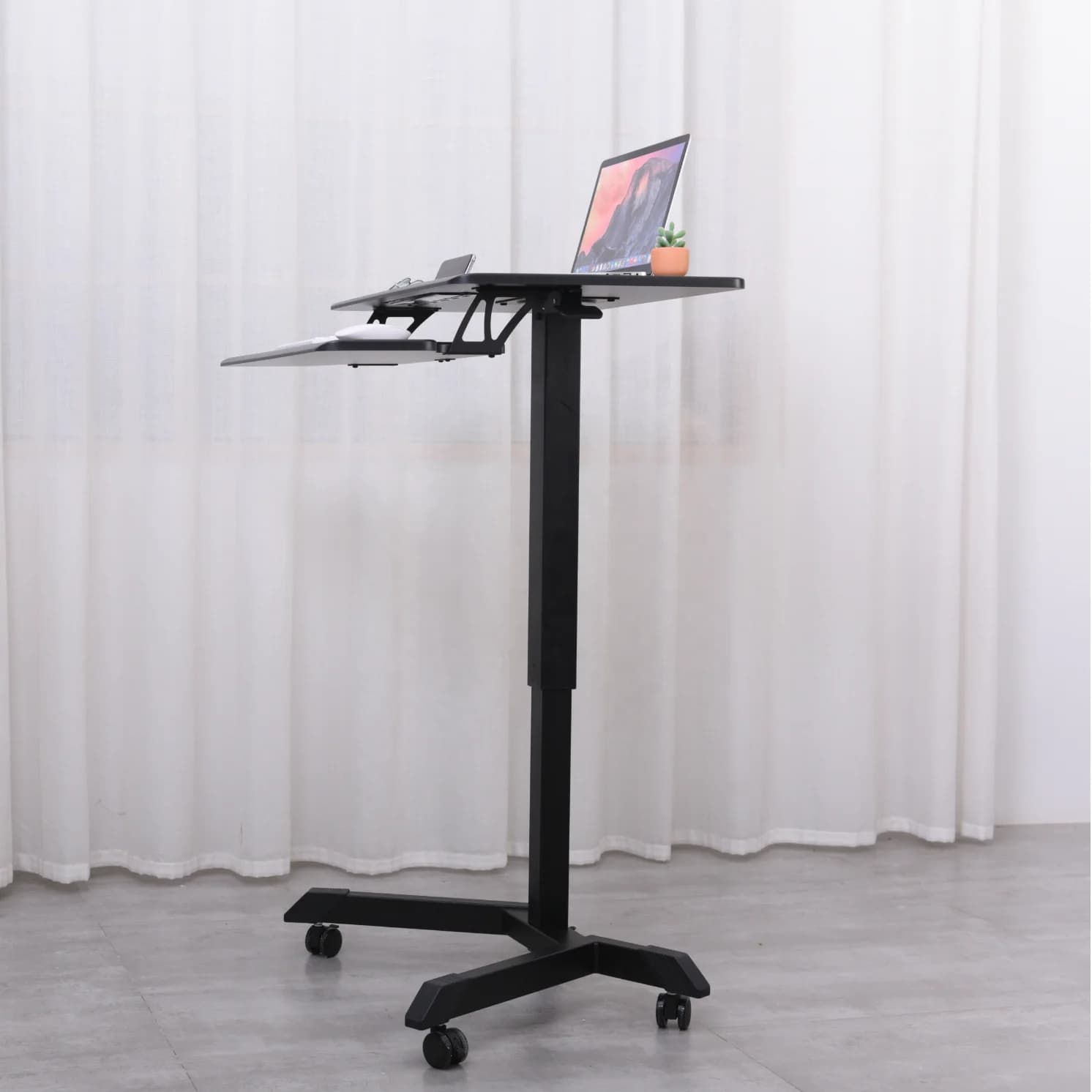 Carrello per computer mobile da ufficio con colonna singola, pneumatico, regolabile in altezza, Sit Stand, con vassoio per tastiera con ruote