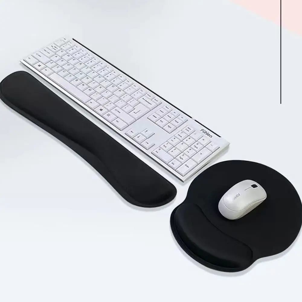 Set 2 Pezzi: Poggiapolsi Ergonomico a Lento Ritorno per Tastiera e Tappetino Mouse Antiscivolo per una Scrittura Facile e Protezione Morbida del Polso