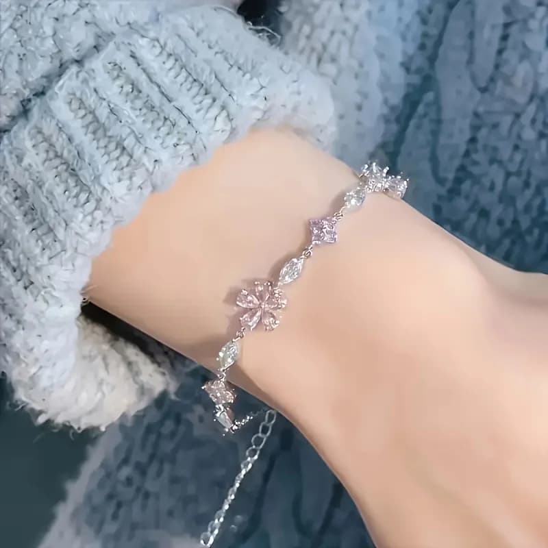 1Pc Ladies Pink Cherry Blossom Chain Bracelet, Stylish and Cute Exquisite Square Petal Cherry Blossom Bracelet Adjustable, Ideal Holiday Gift
